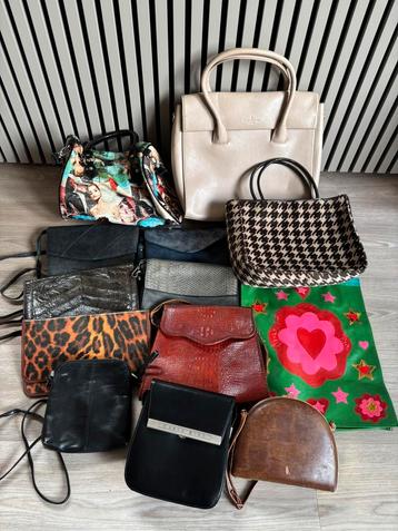 Leuke partij vintage tassen beschikbaar voor biedingen