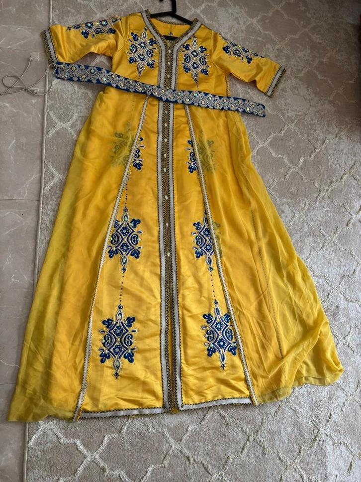 Prachtige Takchita - Gele Galajurk maa s tot met L 1 keer ge, Kleding | Dames, Gelegenheidskleding, Zo goed als nieuw, Maat 38/40 (M)