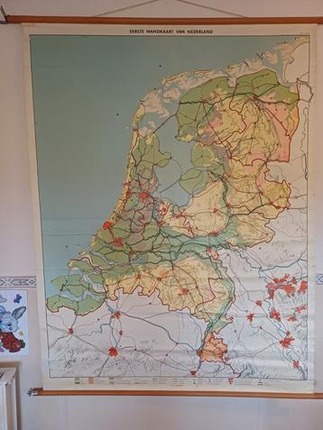 Oude eerste Schoolkaart Nederland - J.B. Wolters beschikbaar voor biedingen