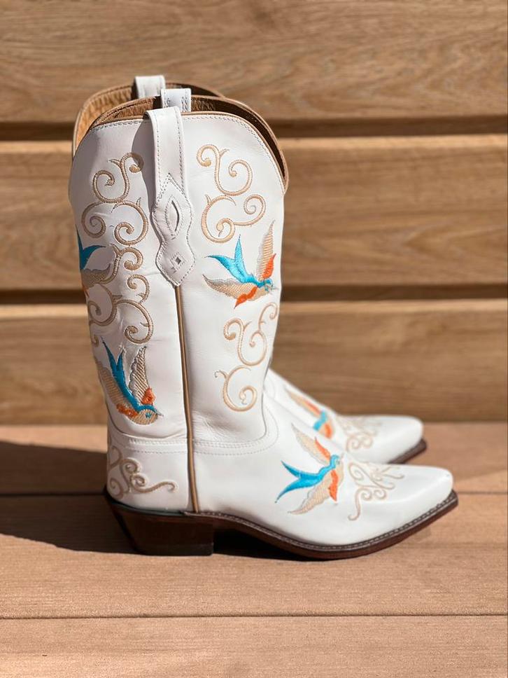 Bootstock x dappermaentje cowboylaarzen 39, Kleding | Dames, Schoenen, Nieuw, Hoge laarzen, Wit, Ophalen of Verzenden