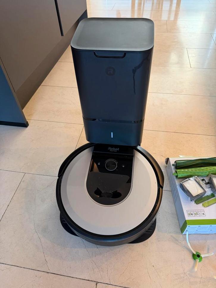 iRobot Roomba i7+ Robotstofzuiger met Clean Base, Witgoed en Apparatuur, Stofzuigers, Gebruikt, Robotstofzuiger, Minder dan 1200 watt