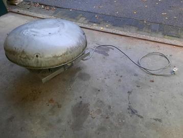grote ventilator beschikbaar voor biedingen