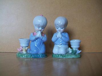 2 mooie porseleinen beeldjes biddende kinderen porselein beschikbaar voor biedingen