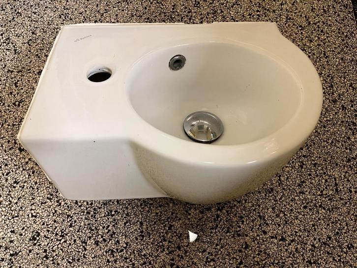 Bijzondere Sphinx hoek fontein wasbak, Doe-het-zelf en Verbouw, Sanitair, Zo goed als nieuw, Wastafel, Steen, Ophalen