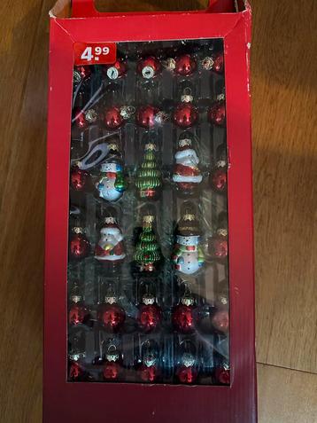Leuke kleine kerst figuurtjes nieuw in doos beschikbaar voor biedingen