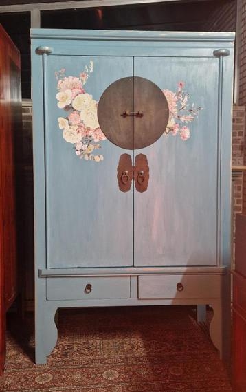 Chinese kast met bloemenprint beschikbaar voor biedingen