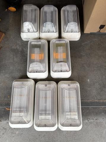 HOGRO armaturen met PL lampen beschikbaar voor biedingen
