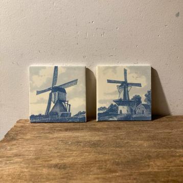 2 Vintage Delfts Blauwe Molentegeltjes beschikbaar voor biedingen