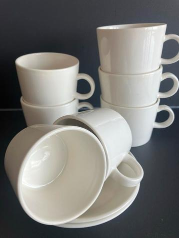 Arabia Finland (Iittala) Teema Kop en Schotels - Wit beschikbaar voor biedingen