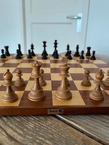 Schaakbord met schaakstenen set schaken Revanche chess    