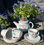 Theepot met 4 bijpassende kop en schotels, Ophalen of Verzenden, Zo goed als nieuw, Overige stijlen, Kop(pen) en/of Schotel(s)