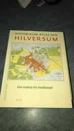 Anton Kos - Historische atlas van Hilversum, Boeken, Atlassen en Landkaarten, Bosatlas, Ophalen of Verzenden, Zo goed als nieuw