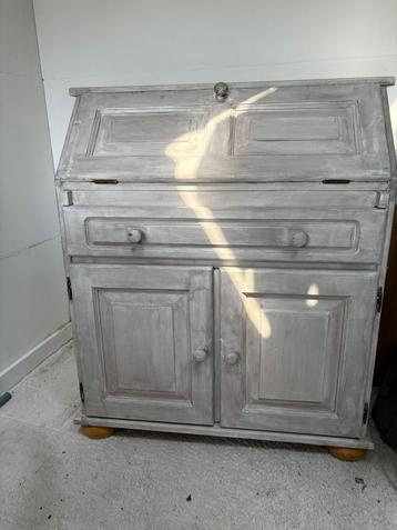 Vintage secretaire, nog in prima staat beschikbaar voor biedingen