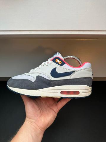 Nike Air Max 1 Midnight Navy Pure Platinum / 41 beschikbaar voor biedingen
