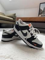 Nike Dunk Low Mini Swoosh SE (Special Edition), Zwart, Ophalen of Verzenden, Sneakers of Gympen, Zo goed als nieuw