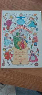 Oude Rijmpjes en Versjes - Rie Cramer, Boeken, Prentenboeken en Plaatjesalbums, Ophalen of Verzenden, Gelezen, Rie Cramer