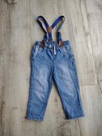 Prachtige blauwe spijkerbroek met bretels van Hema, maat 86, Kinderen en Baby's, Broekje, Onb, Ophalen of Verzenden, Jongetje