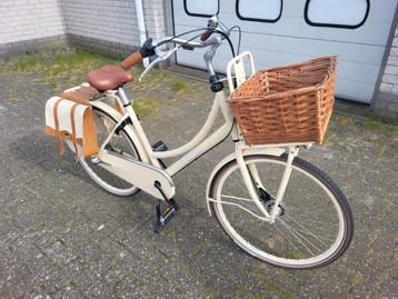 Cortina damesfiets met mand en fietstassen 