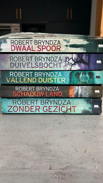 Robert Bryndza Serie - 5 Boeken beschikbaar voor biedingen