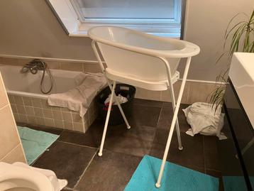 Babybadje beschikbaar voor biedingen