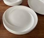 Wedgwood shape 225 solar bone china dinerborden, Ophalen of Verzenden, Zo goed als nieuw, Bord(en), Wedgwood