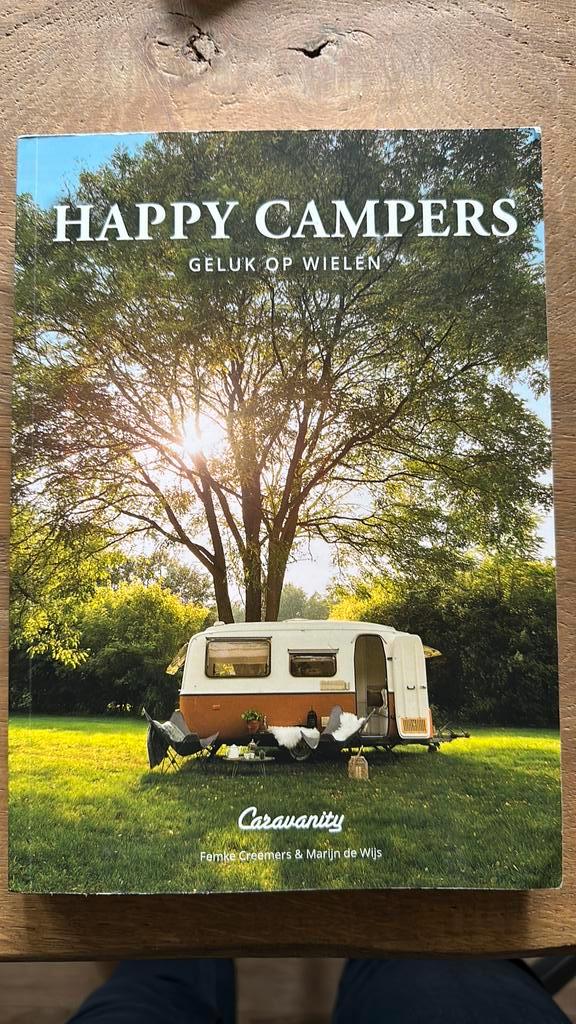 Femke Creemers - Happy Campers, Boeken, Reisgidsen, Zo goed als nieuw, Reisgids of -boek, Europa, Overige merken, Ophalen of Verzenden