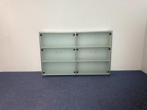 2x klapdeurkast Konig + Neurath, aluminium met glazen deuren, Huis en Inrichting, Bureaus, Gebruikt, Ophalen