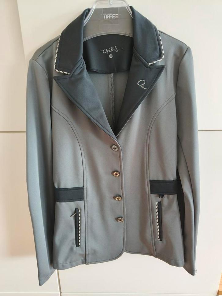 Chique grijs rijjasje maat 36. QHP, Dieren en Toebehoren, Paardrijkleding, Zo goed als nieuw, Bovenkleding, Dressuur, Ophalen
