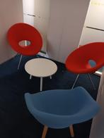 2x Oranje ronde stoel en witte, lage tafel, Ophalen, Gebruikt, 75 tot 100 cm, 75 tot 100 cm