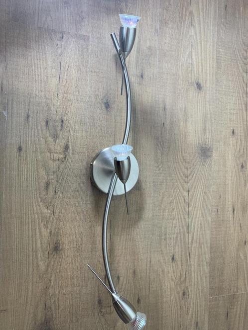 Moderne plafondlamp met 3 spots – Stijlvol en flexibel, Huis en Inrichting, Lampen | Plafondlampen, Gebruikt, Metaal, Ophalen of Verzenden