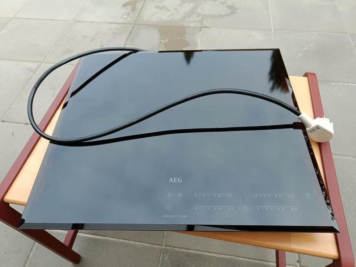 Inbouw AEG Inductie kookplaat IKB64411FB, Witgoed en Apparatuur, Kookplaten, Zo goed als nieuw, Inbouw, Inductie, 4 kookzones