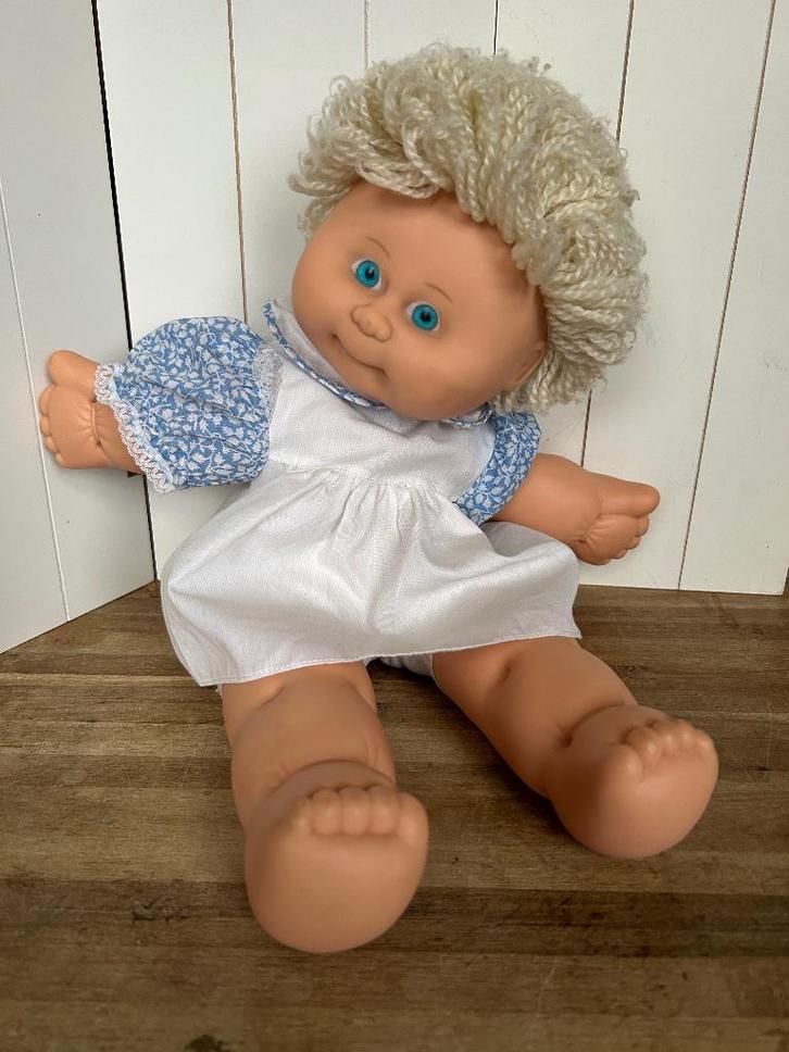 Vintage jaren 80 Famosa pop, cabbage patch doll clone 45cm, Verzamelen, Poppen, Gebruikt, Babypop, Ophalen of Verzenden