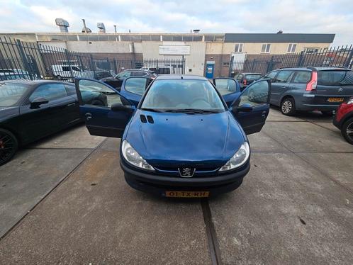 PEUGOT 206 AUTO START RIJD NIET PRIJS 350 EURO, Auto's, Peugeot, Particulier, Benzine, D, Hatchback, Handgeschakeld, Origineel Nederlands