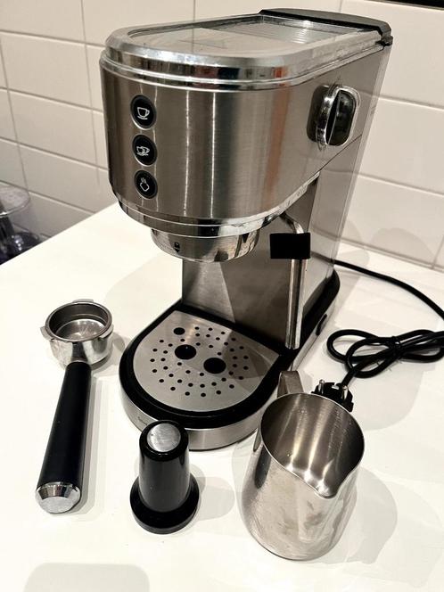 Espressomachine, Witgoed en Apparatuur, Koffiezetapparaten, Gebruikt, Gemalen koffie, Espresso apparaat, 2 tot 4 kopjes, Afneembaar waterreservoir