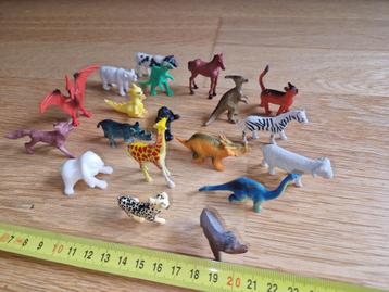 Sinterklaas: plastic dinosaurussen en andere dierenfiguren beschikbaar voor biedingen