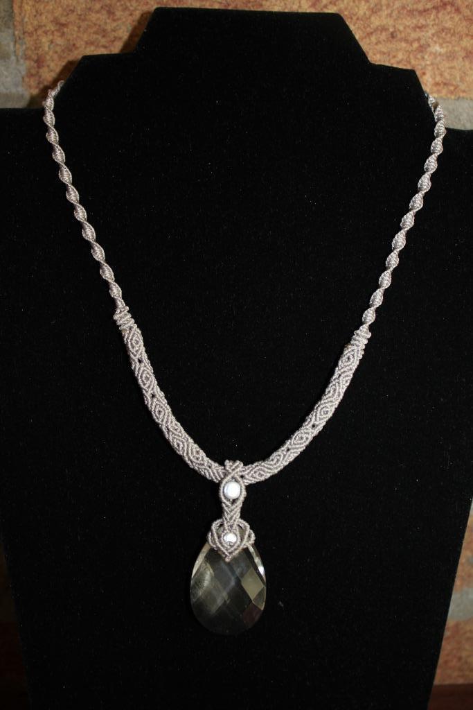 ketting met hanger, Sieraden, Tassen en Uiterlijk, Kettingen, Nieuw, Overige materialen, Grijs, Met hanger, Ophalen of Verzenden