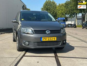 Volkswagen Touran Cross 1.6 TDI Highline Leer/Pano/Navi/Stoe beschikbaar voor biedingen