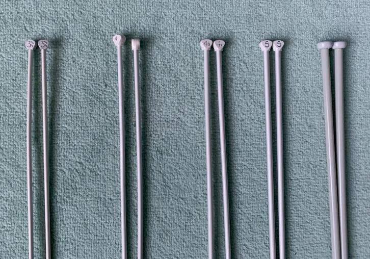 5 Setjes Breinaalden met knop nr 3,5 - 4 - 4,5 - 5 en 6,5, Hobby en Vrije tijd, Breien en Haken, Gebruikt, Breien, Naald, Ophalen of Verzenden