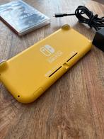 Nintendo Switch Lite Geel + FIFA 22, Spelcomputers en Games, Ophalen of Verzenden, Gebruikt