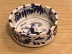 Handgeschilderd Delfts blauw motief asbakje, Ophalen of Verzenden, Zo goed als nieuw, Asbak