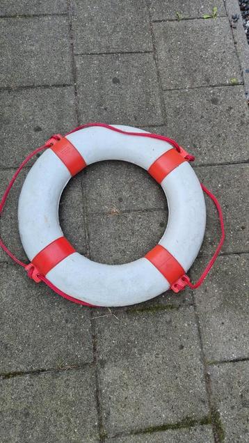 Reddingsboei - Nieuw, schoon te maken beschikbaar voor biedingen