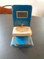 Oude blikken wastafel (achterwand is 18 cm hoog)., Ophalen of Verzenden