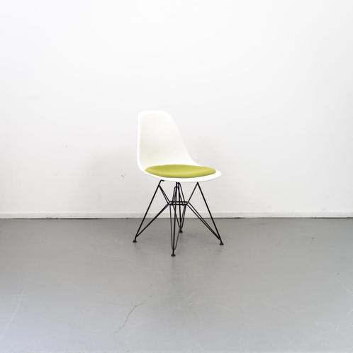 3 Vitra Eames DSR stoel kuip Apple Green onderstel Zwart, Huis en Inrichting, Stoelen, Zo goed als nieuw, Eén, Kunststof, Metaal