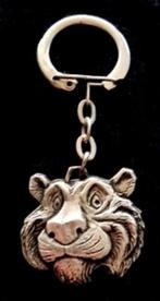 Esso sleutelhanger- zilvergrijs, Verzamelen, Verzenden, Nieuw, Transport, Speldje of Pin
