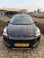 Ford Kuga 1.6 Ecob.110kw/150pk 2WD 2015 Zwart, Auto's, 1498 cc, 4 cilinders, 2000 kg, Leder en Stof