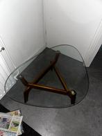 Kwantum Salontafel met glazen blad, Huis en Inrichting, Ophalen of Verzenden, Zo goed als nieuw