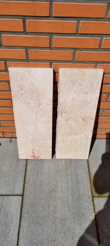 2 grote marmeren tegels 60x21x2