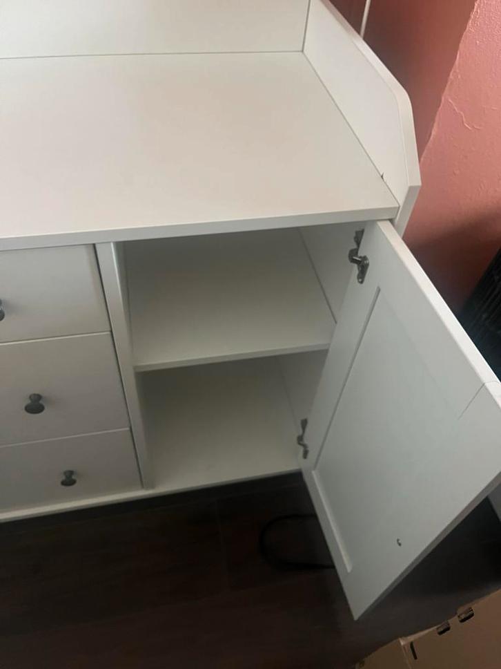 IKEA Hauga Buffetkast - Stijlvol en Praktisch, Huis en Inrichting, Kasten | Secretaires, Gebruikt, Ophalen