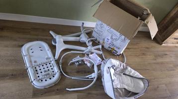 292025: Chicco Baby Hug 4-in-1 Wieg met speelboog NIEUW beschikbaar voor biedingen