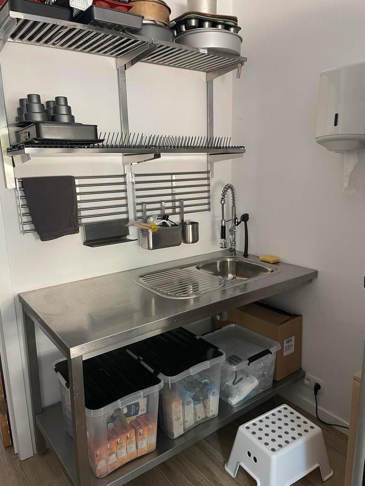 RVS Hoek Wasbak met Spoelbak en Rekken, Zakelijke goederen, Horeca | Keukenapparatuur, RVS Meubilair, Gebruikt, Ophalen